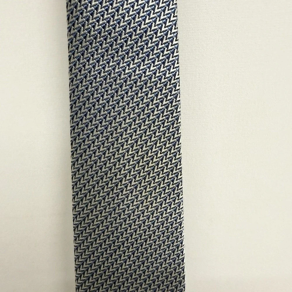 Louis Vuitton Men's Recent Tie Blue/Silver Geometric LV Monogram Silk 3 1/8